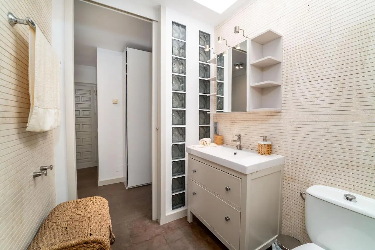 Azahara I, 25A Small Cozy Apartment With Great Views Located In The Popular Area Of Nueva Andalucia Marbella