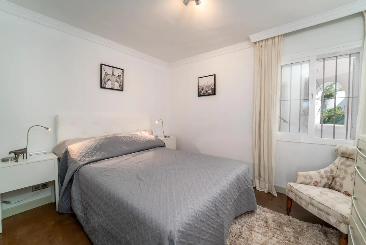 Azahara I, 25A Small Cozy Apartment With Great Views Located In The Popular Area Of Nueva Andalucia Marbella