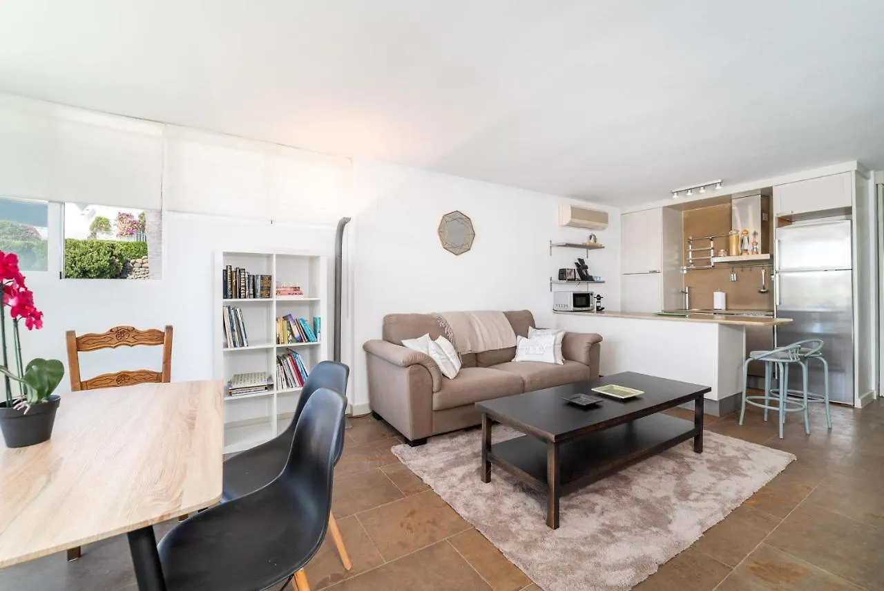 Azahara I, 25A Small Cozy Apartment With Great Views Located In The Popular Area Of Nueva Andalucia Marbella